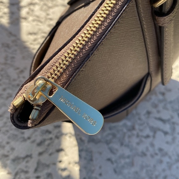 Michael Kors large Charlotte tote saffiano cross grain leather shoulder bag zip - Picture 8 of 15